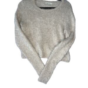 Abercrombie & Fitch Women's Fuzzy Furry Cropped Long Sleeve Crewneck Sweater  L